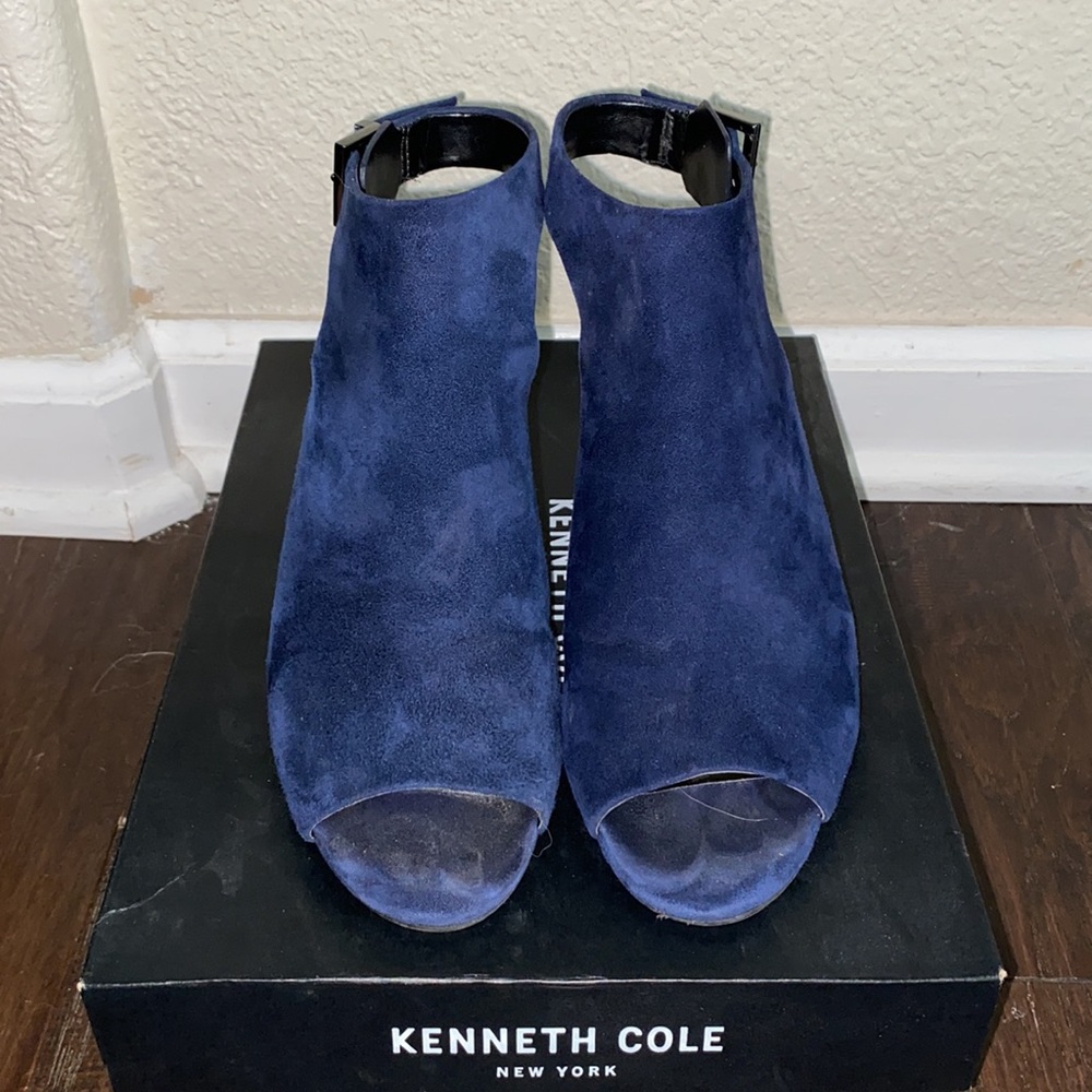 Kenneth Cole Val Sandal - Picture 2 of 4